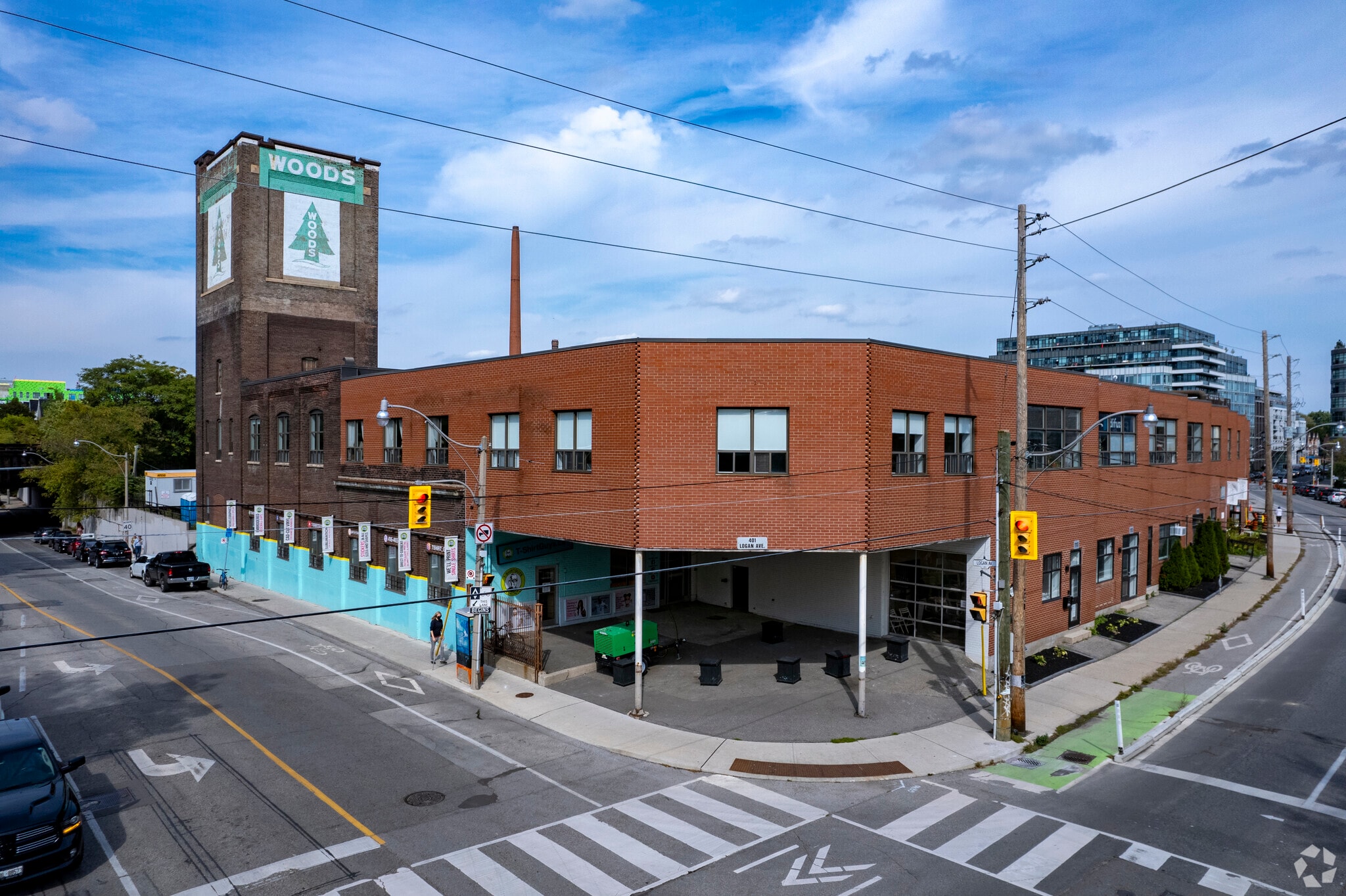 401 Logan Ave, Toronto, ON à louer Photo principale- Image 1 de 15