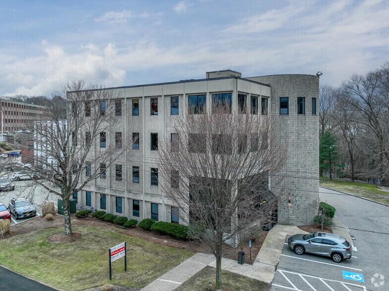 15 Walnut St, Wellesley, MA à louer - Photo principale - Image 1 de 5