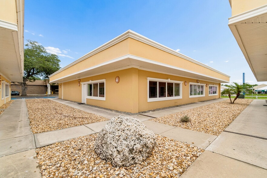 13940 N Dale Mabry, Tampa, FL for sale - Building Photo - Image 3 of 22