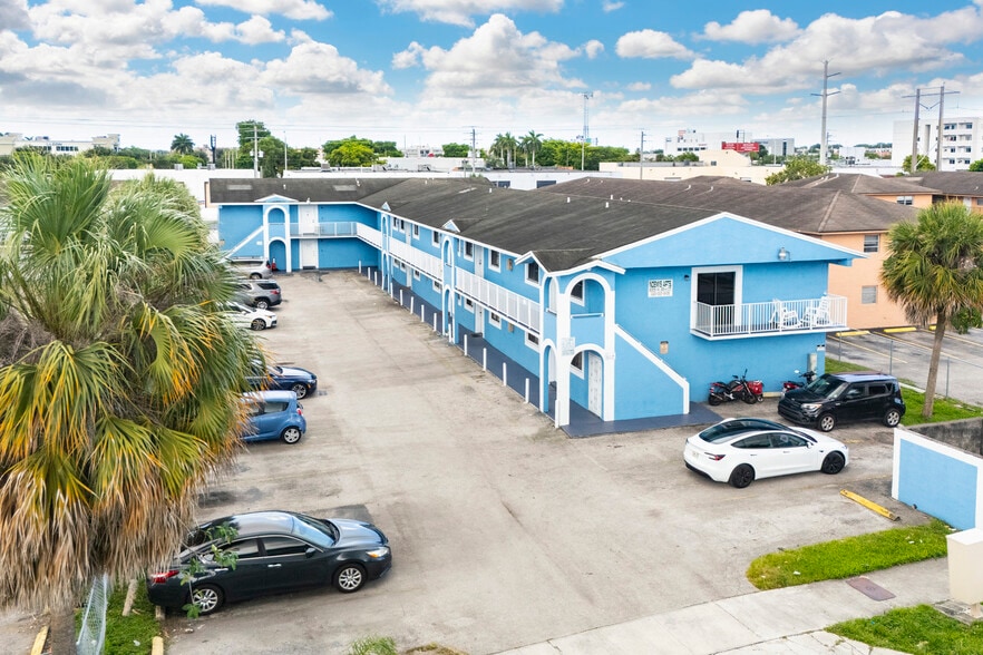 6305 W 22nd Ct, Hialeah, FL for sale - Building Photo - Image 1 of 35