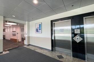 501 Kings Hwy E, Fairfield, CT for lease Lobby- Image 2 of 5