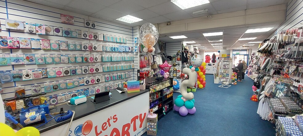 75 Port St, Stirling for lease - Building Photo - Image 2 of 2