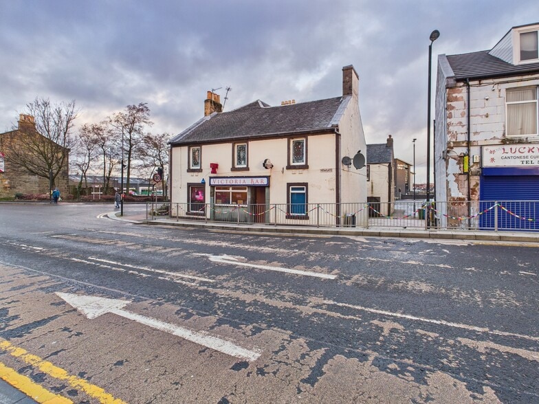 2 Howgate, Kilwinning for sale - Building Photo - Image 2 of 5