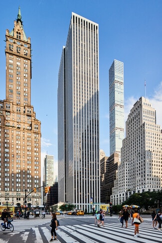 Plus de détails pour 767 Fifth Ave, New York, NY - Bureau à louer
