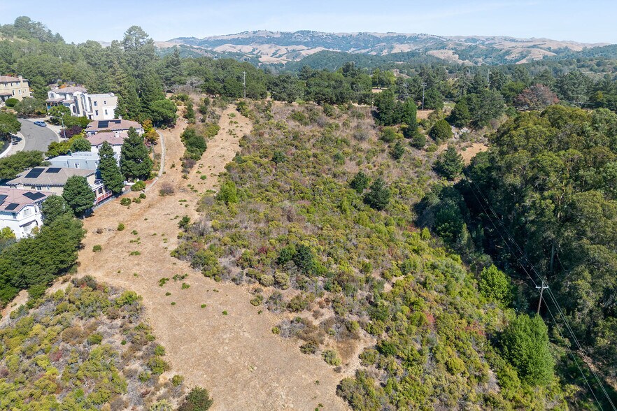 14381 Skyline, Oakland, CA à vendre - Photo du bâtiment - Image 3 de 14