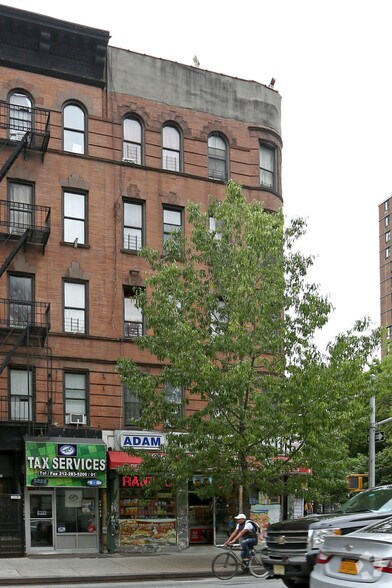 2657 Frederick Douglass Blvd, New York, NY à louer - Photo du bâtiment - Image 3 de 6