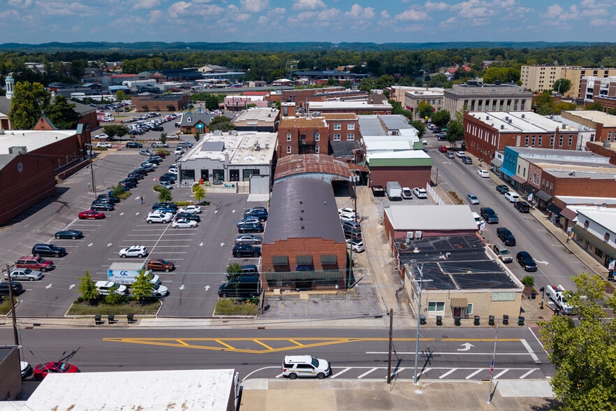 108 W Smith St, Gallatin, TN for lease - Building Photo - Image 2 of 20
