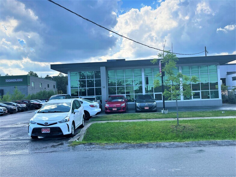 50 Brydon Dr, Toronto, ON à vendre - Photo du bâtiment - Image 1 de 1