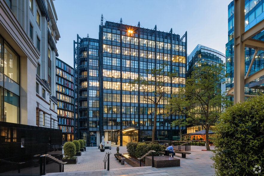 10 Fleet Pl, Londres à louer - Photo du bâtiment - Image 2 de 28