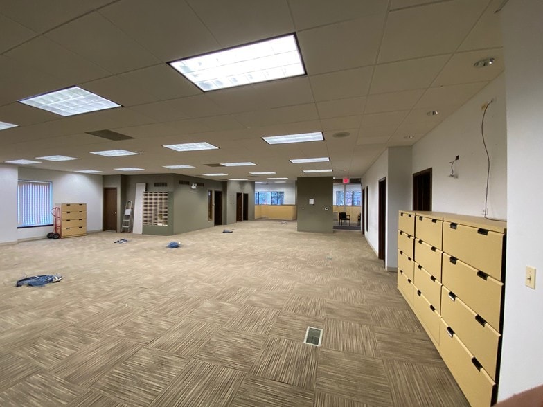 25-27 N Northwest Hwy, Park Ridge, IL for lease - Interior Photo - Image 3 of 6