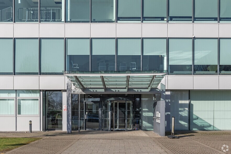 Eastern Business Park, Cardiff à louer - Photo du bâtiment - Image 2 de 16