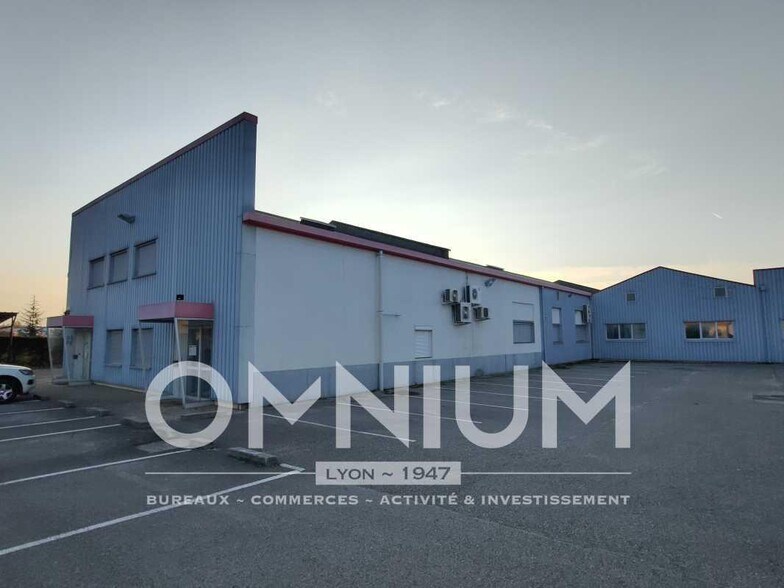 Flex in Chassieu for lease - Building Photo - Image 1 of 12