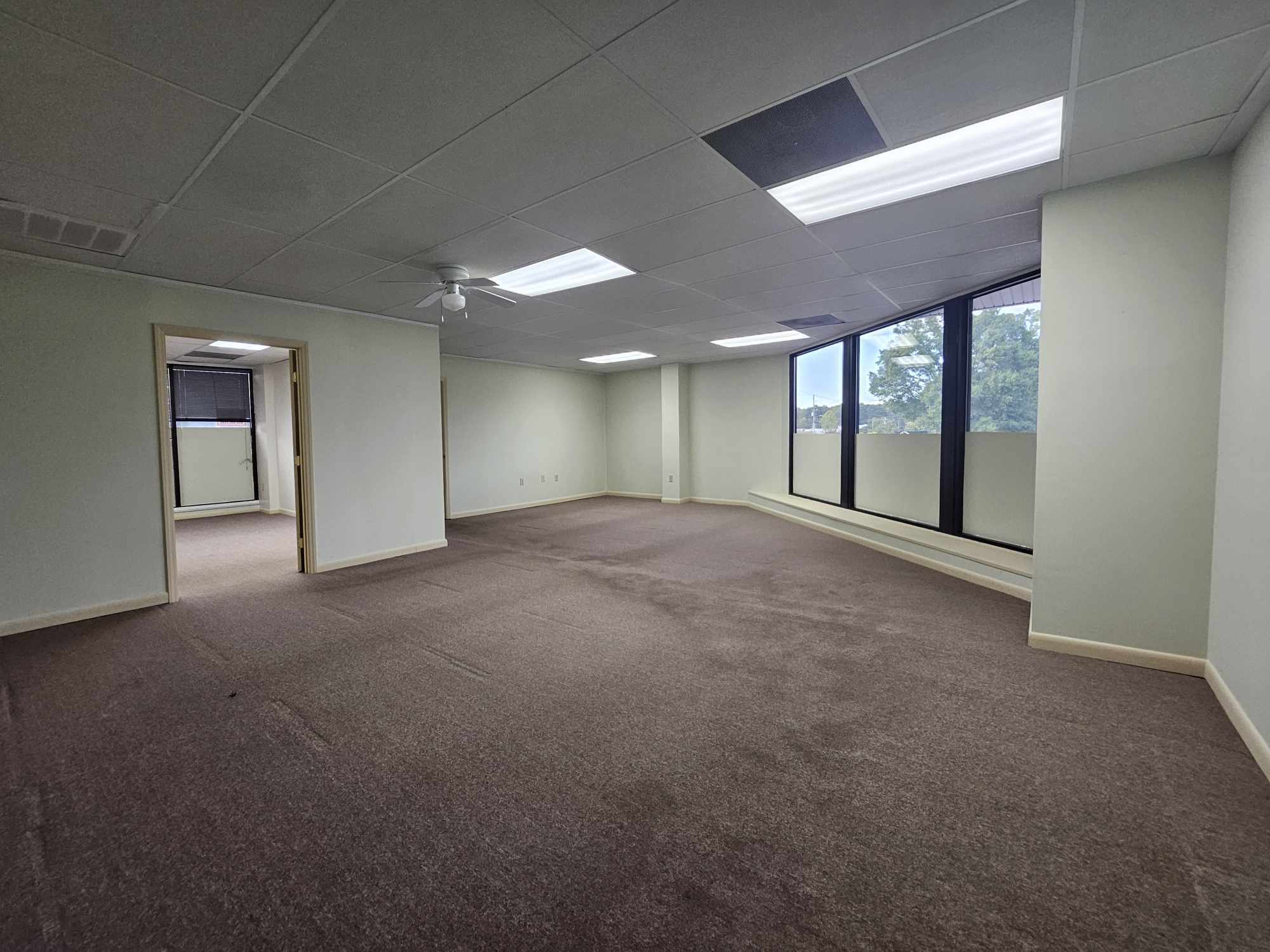 6014 Duraleigh Rd, Raleigh, NC à louer Photo principale- Image 1 de 8