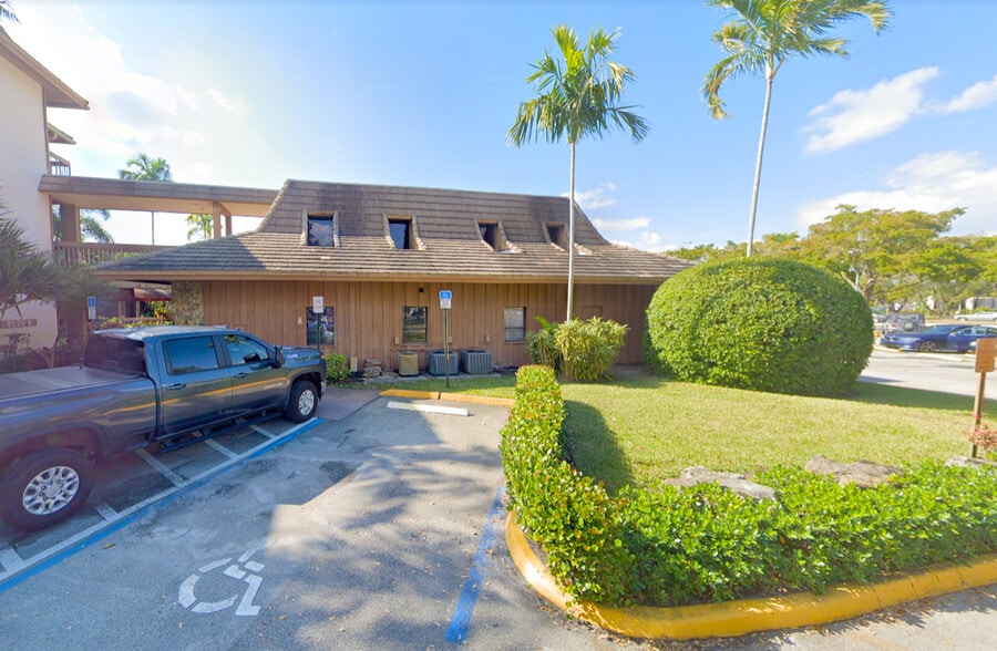 7800 W Oakland Park Blvd, Sunrise, FL for lease - Building Photo - Image 3 of 26