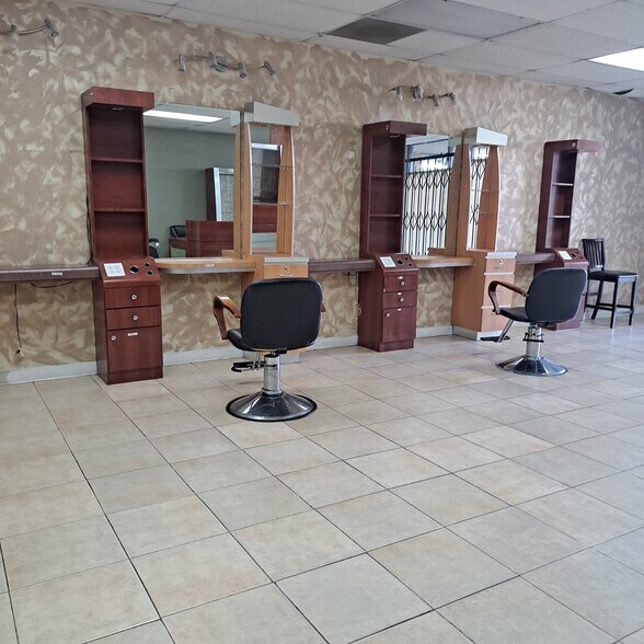 2202-2216 Long Beach, Long Beach, CA à louer - Photo du bâtiment - Image 2 de 5