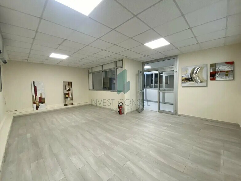 Flex dans Éragny à louer - Photo du bâtiment - Image 2 de 10