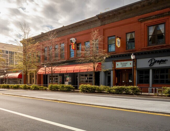 More details for 13 W Washington St, Greenville, SC - Retail for Lease