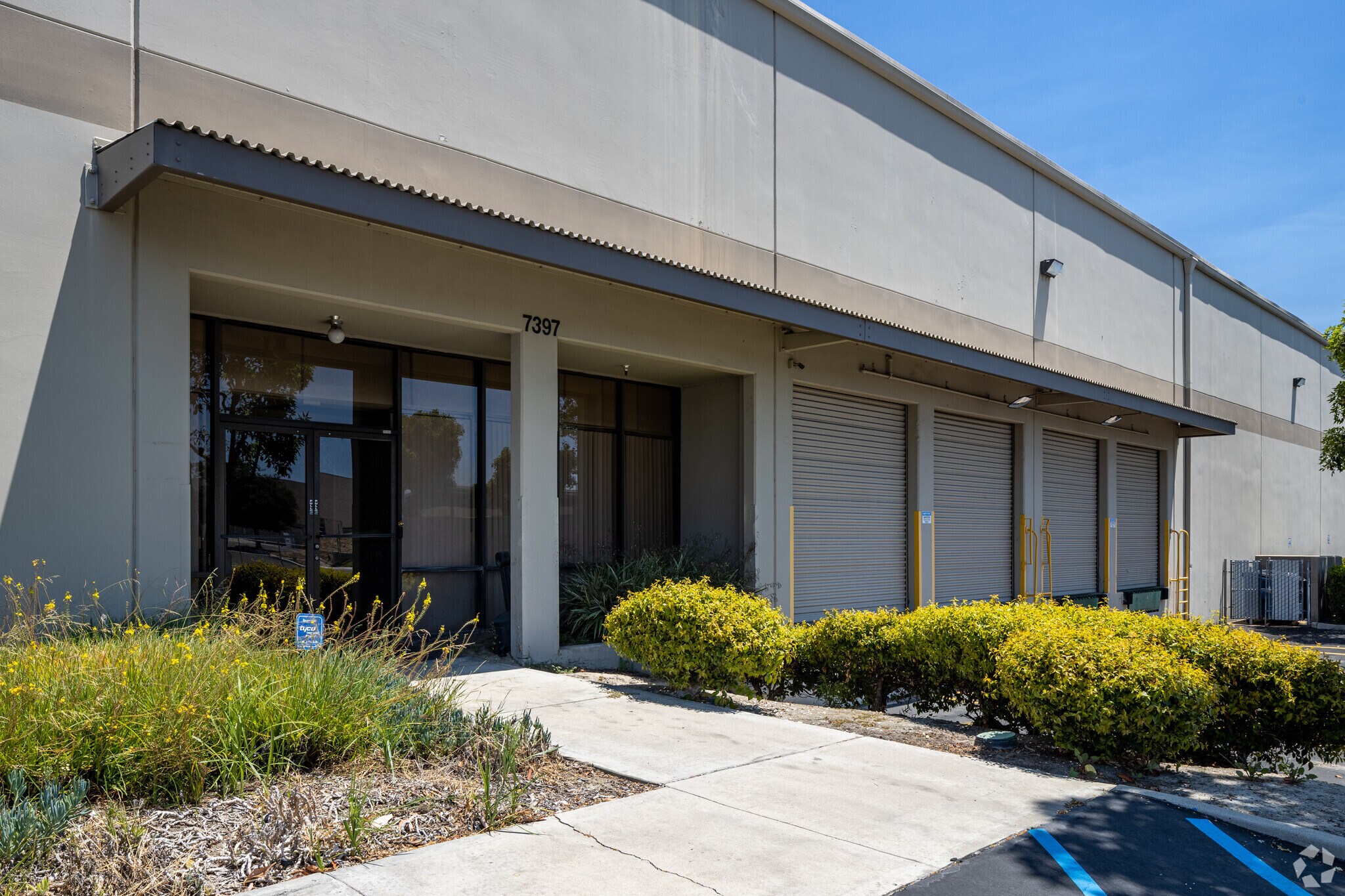 7361-7471 Doig Dr, Garden Grove, CA à louer Photo du bâtiment- Image 1 de 9