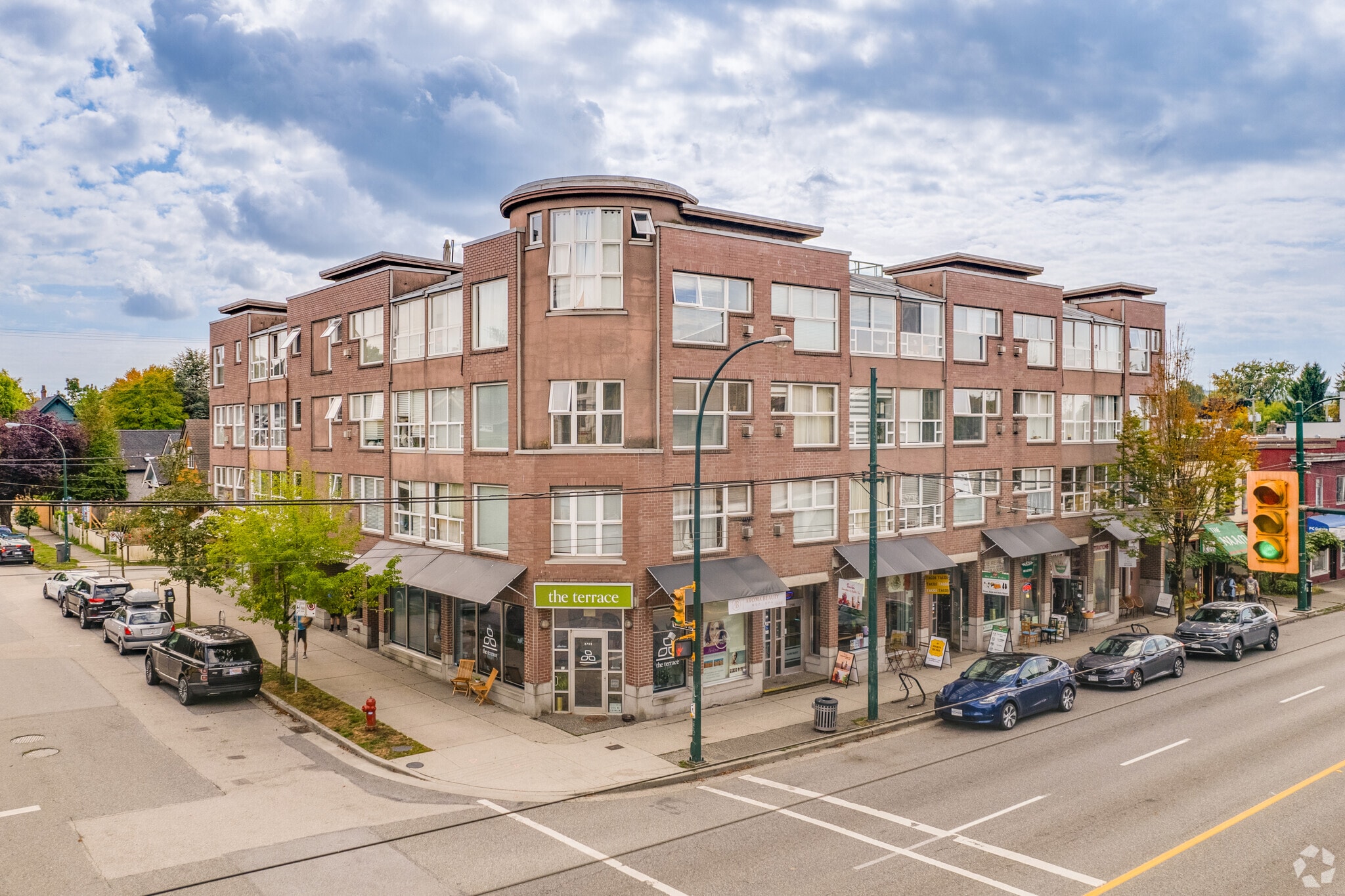 2702-2716 W 4th Ave, Vancouver, BC for sale Primary Photo- Image 1 of 6