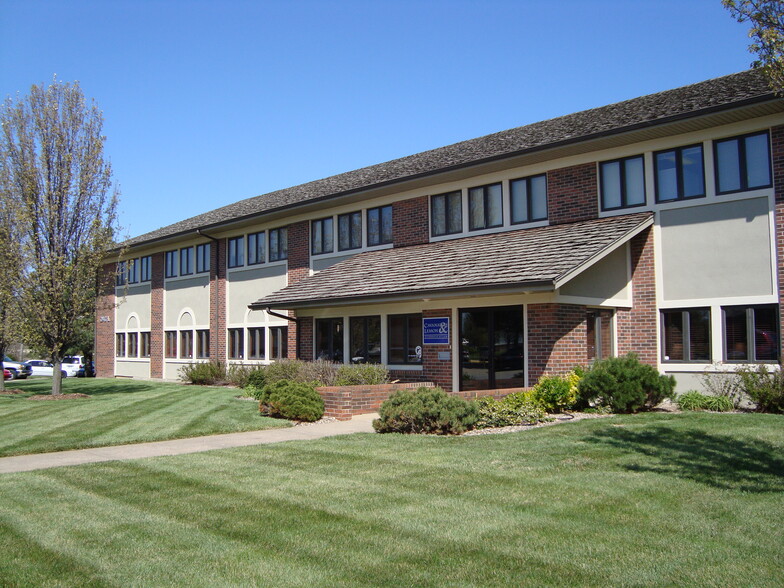 2942 SW Wanamaker Dr, Topeka, KS for lease - Building Photo - Image 2 of 4