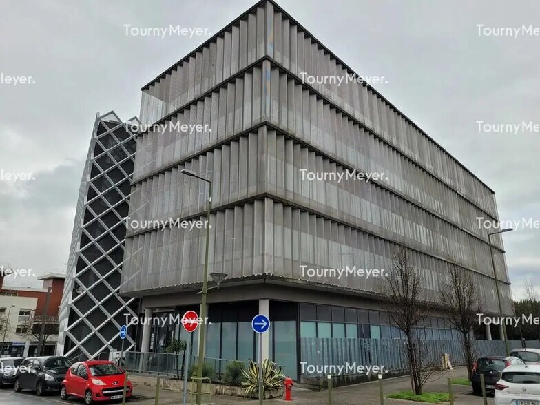 Commerce de détail dans Lormont à louer - Photo du bâtiment - Image 1 de 8