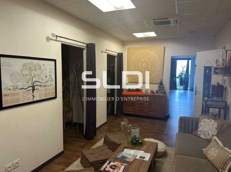 Bureau dans Villefranche-sur-Saône à louer - Photo intérieure - Image 2 de 3