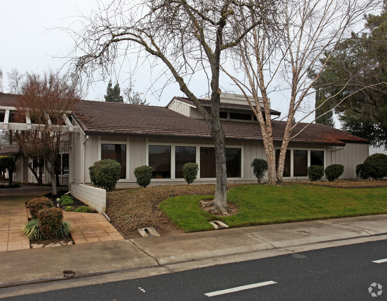 9983-9985 Folsom Blvd, Sacramento, CA à vendre - Photo principale - Image 1 de 1