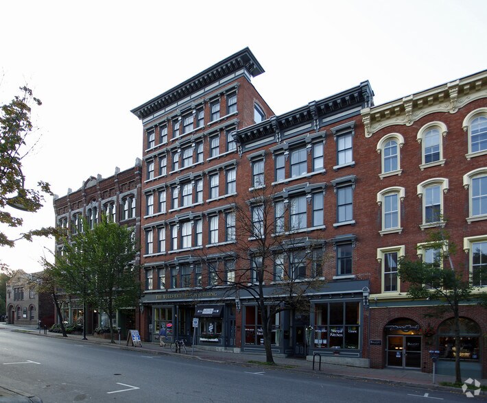 119-125 College St, Burlington, VT à louer - Photo du bâtiment - Image 2 de 4