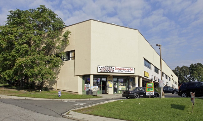 Plus de détails pour 310 Roosevelt Ave, Spring Valley, NY - Industriel à louer
