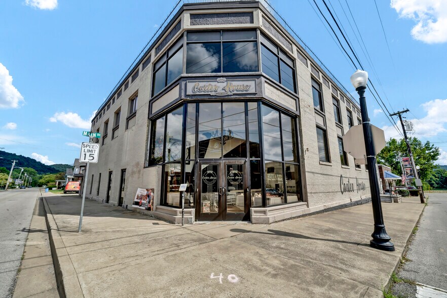 12 W Second St, Vanceburg, KY à vendre - Photo du bâtiment - Image 3 de 46