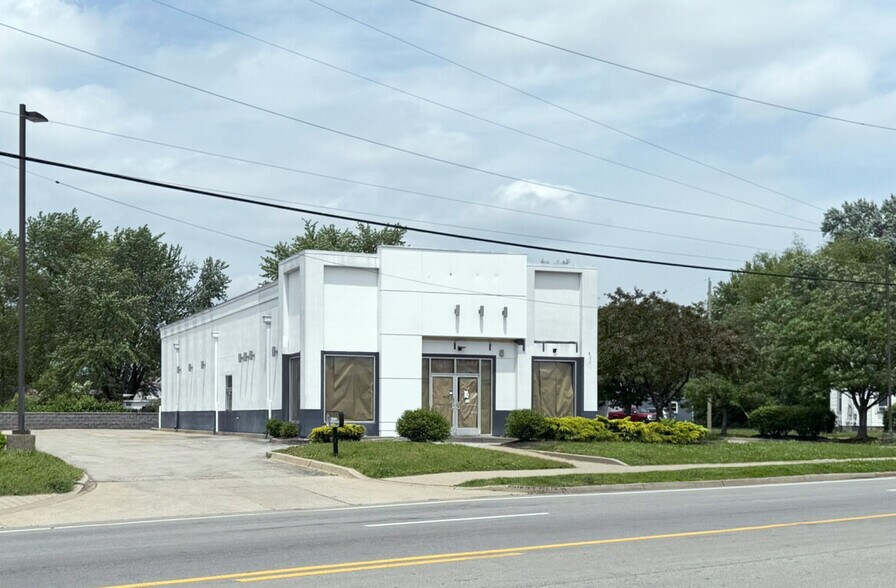 3280 Taylor Blvd, Louisville, KY à vendre - Photo du bâtiment - Image 1 de 4