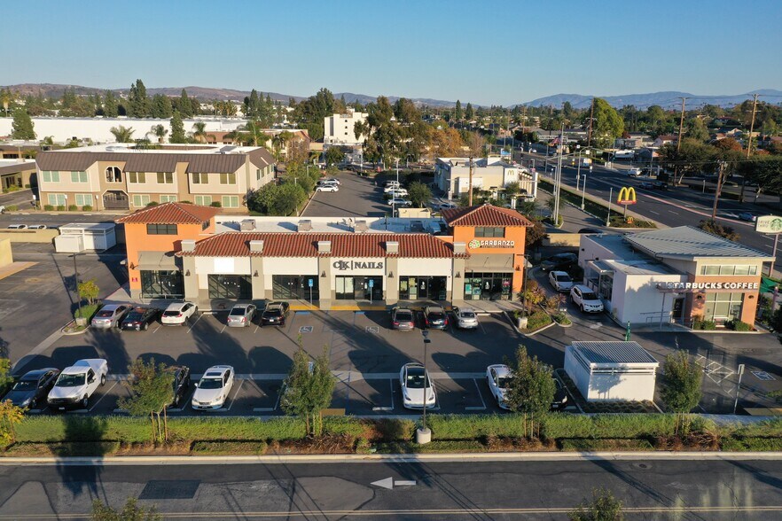 141 E Imperial Hwy, Fullerton, CA à vendre - Aérien - Image 3 de 7