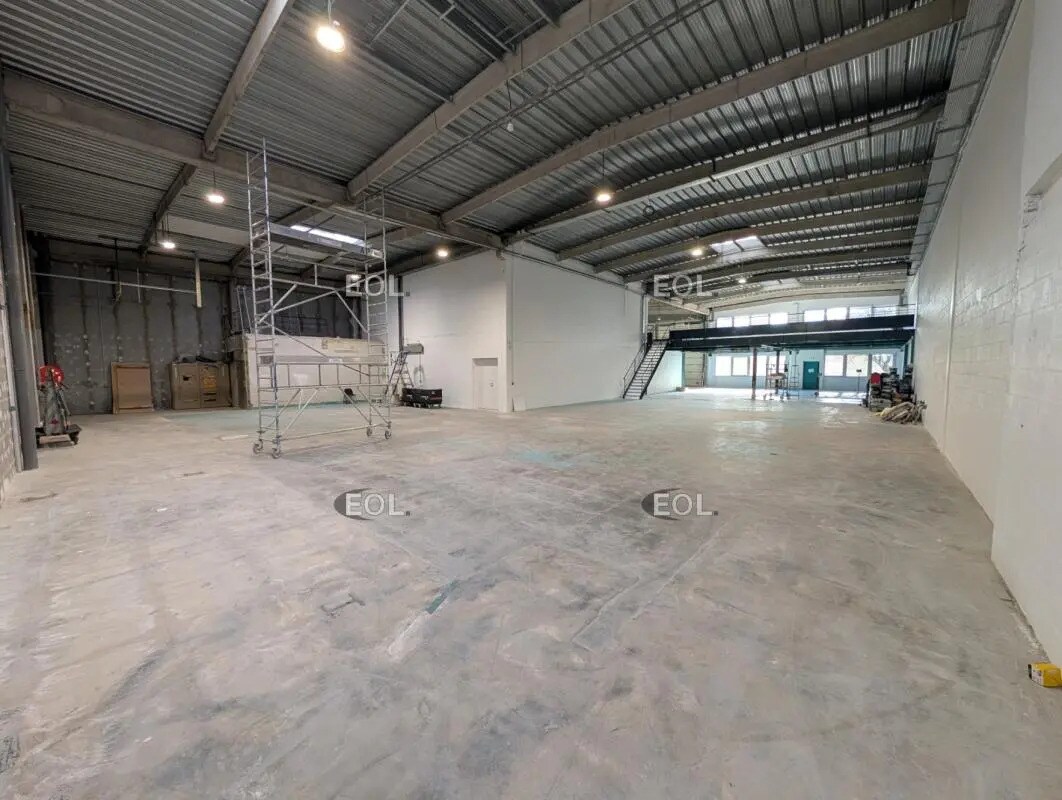 Flex in Ivry-sur-Seine for lease Interior Photo- Image 1 of 10