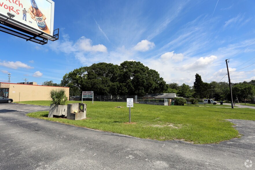 2604 E Busch Blvd, Tampa, FL for lease - Building Photo - Image 3 of 4