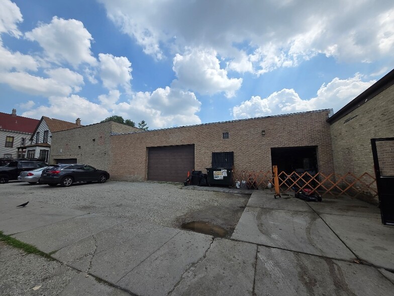 4224-4228 W Montrose Ave, Chicago, IL for lease - Building Photo - Image 2 of 3