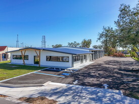 Cattlemen Rd.Industrial Building with retail - Warehouse