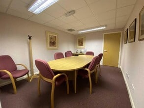 50 Drymen Rd, Bearsden for lease Interior Photo- Image 2 of 3