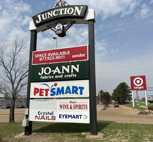 6351-6365 Interstate 55 N, Jackson, MS à louer - Photo du bâtiment - Image 2 de 7