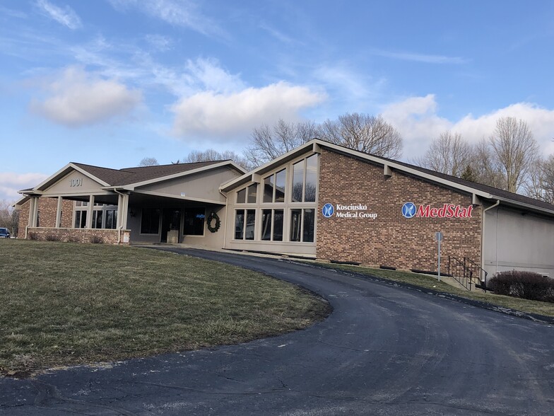 1001 N Main St, Nappanee, IN for lease - Building Photo - Image 1 of 3