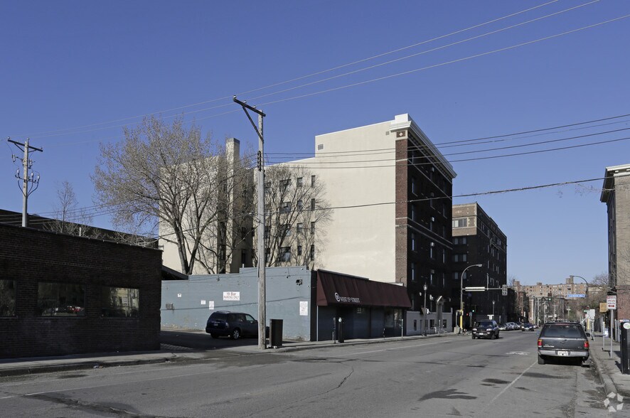 1501 Lasalle Ave, Minneapolis, MN à vendre - Photo du bâtiment - Image 2 de 11