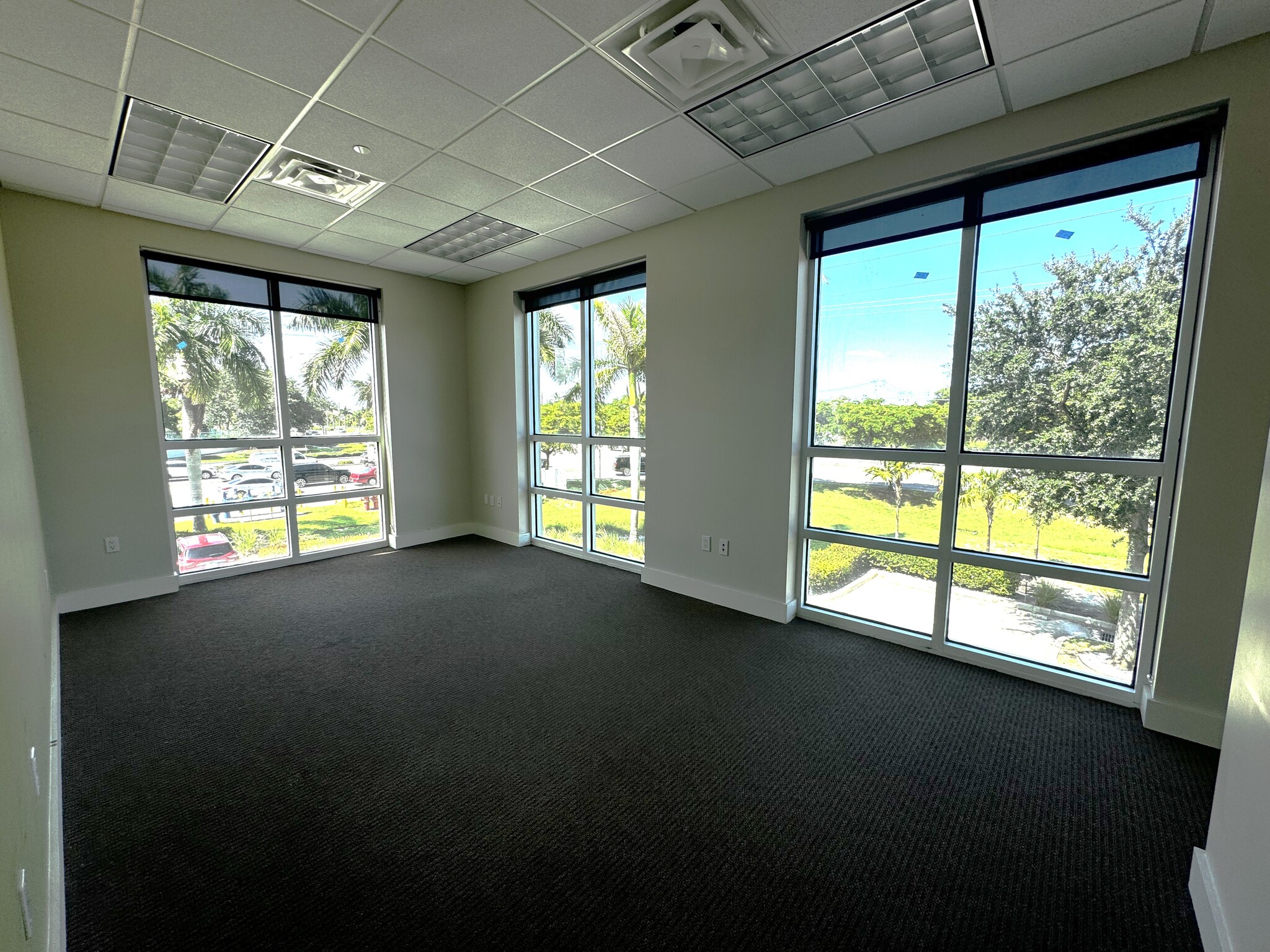 1421 Pine Ridge Rd, Naples, FL for lease Building Photo- Image 1 of 13