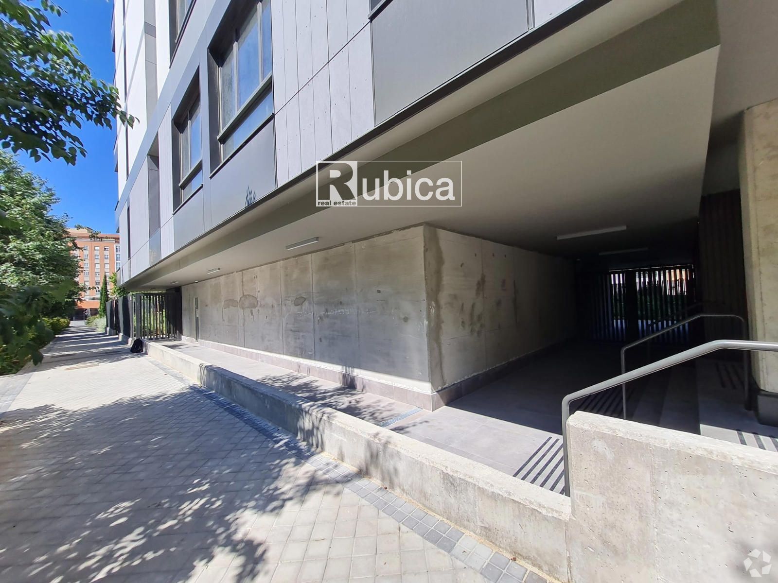 Retail in Madrid, Madrid for lease Interior Photo- Image 1 of 2