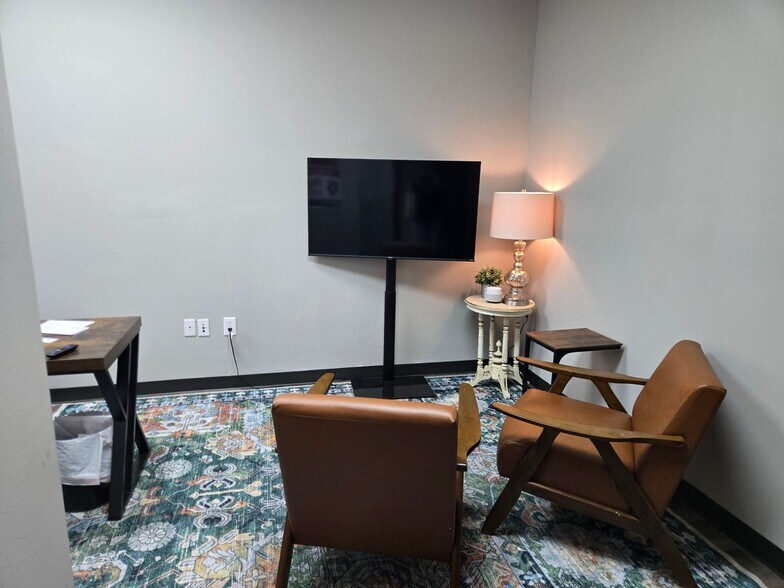 194 Industrial Blvd, McKinney, TX à louer - Photo du bâtiment - Image 3 de 25