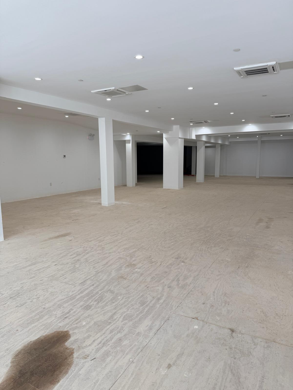43-19-43-23 Bell Blvd, Bayside, NY for lease Interior Photo- Image 1 of 7