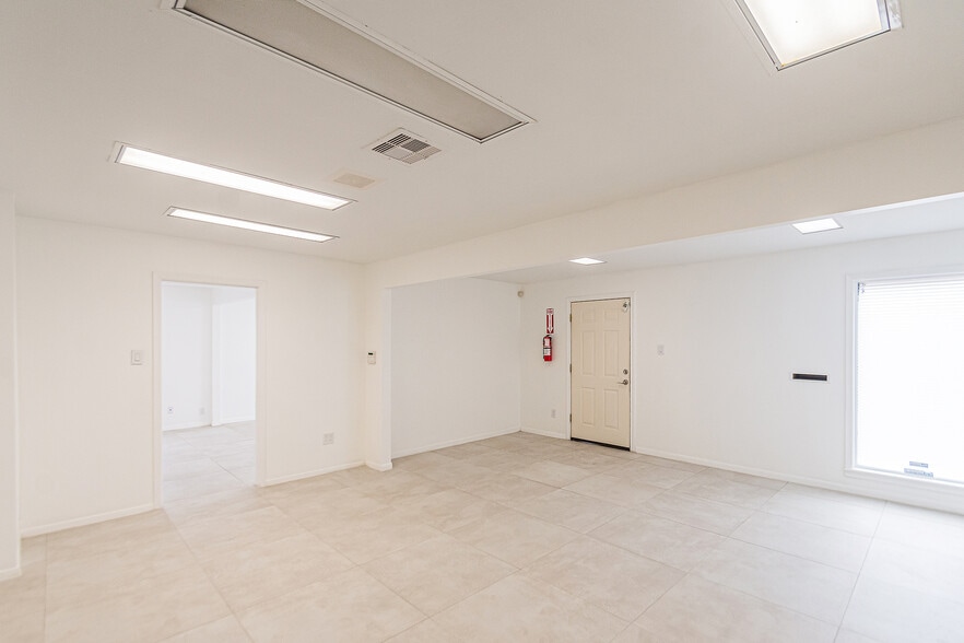 5904 Dolores St, Houston, TX for lease - Interior Photo - Image 3 of 50