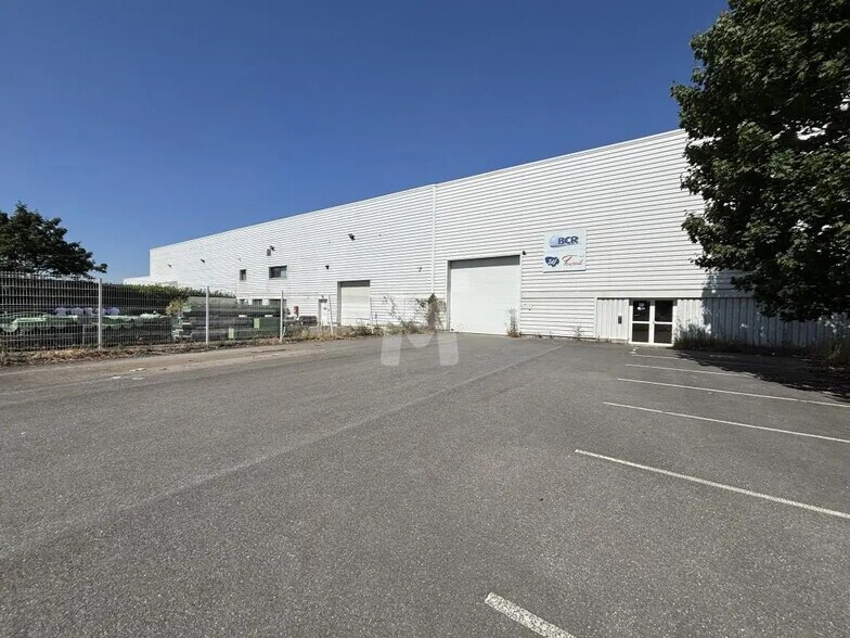 Flex dans Morangis à louer - Photo du bâtiment - Image 1 de 9