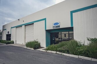 6400-6405 Independence Ave, Woodland Hills, CA à louer Photo intérieure- Image 1 de 1