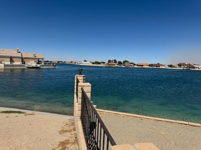 26306 Fleet Ln, Helendale, CA à vendre - Photo du bâtiment - Image 2 de 24