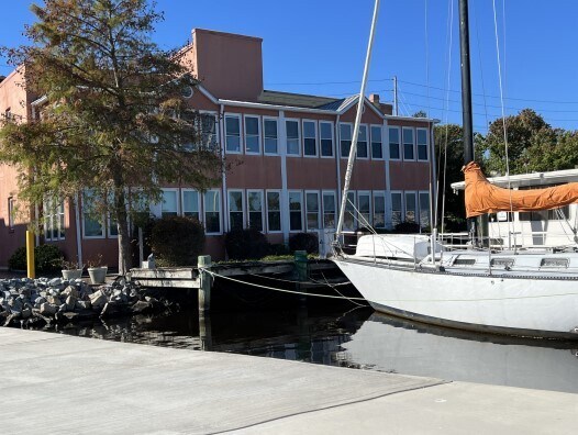 200 N Water St, Elizabeth City, NC à louer - Photo du bâtiment - Image 2 de 6