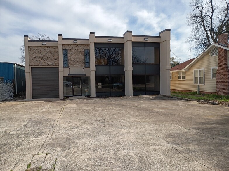 2611 Clinton Ave W, Huntsville, AL à vendre - Photo du bâtiment - Image 3 de 15